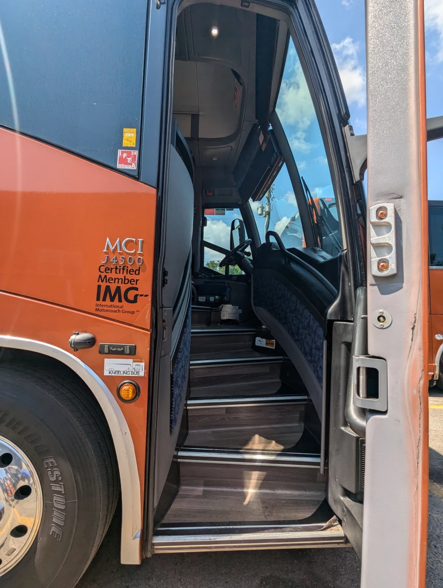 MCI-J4500-56-seats-1