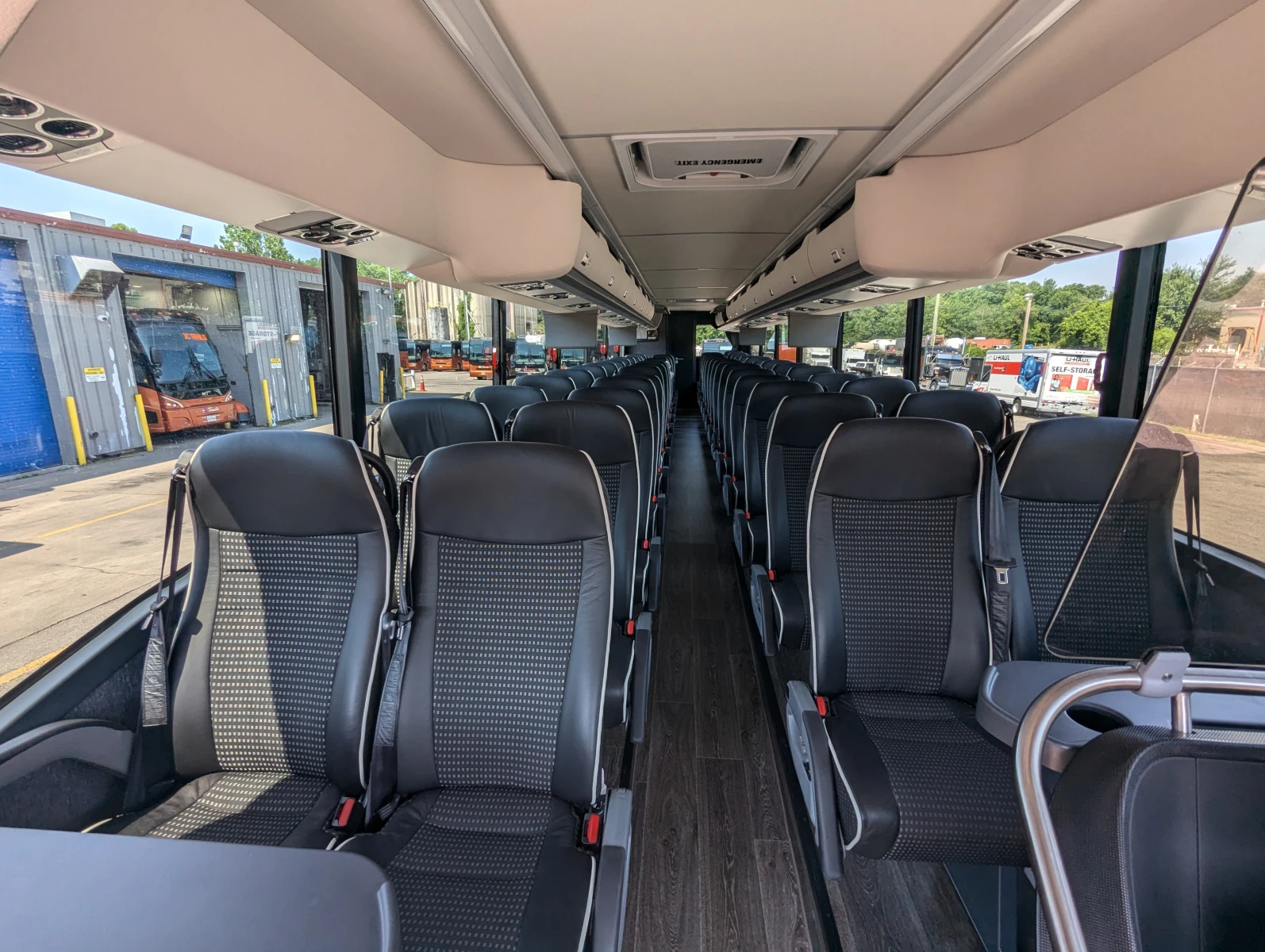 TransferNow-Van-Hool-CX45-56-seats-9